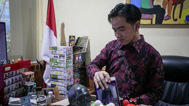 Gibran Resmi & Keluarga Ke Jakarta Usai Mundur Walkot Solo